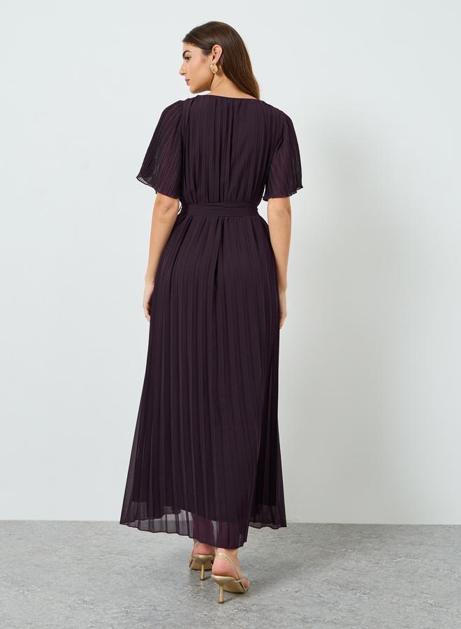 Styli Women Pleated Maxi Dress with Tie-Belt - Image 4